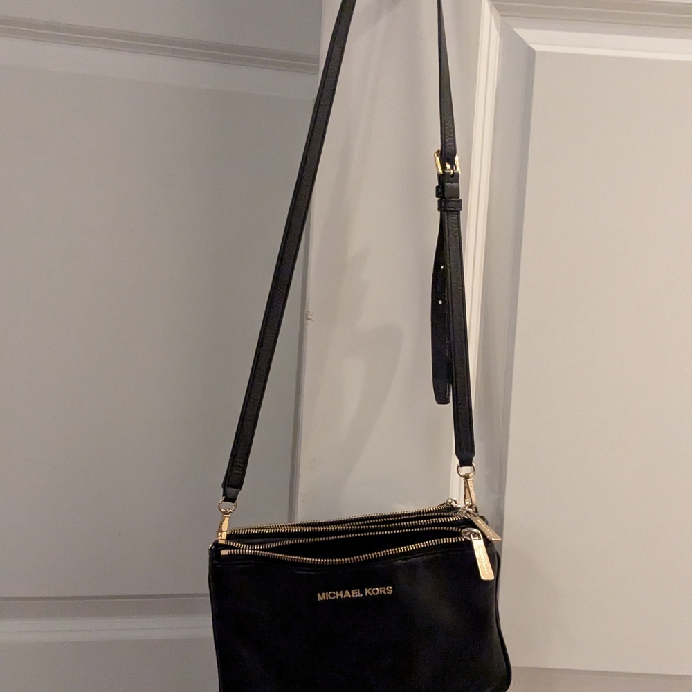 Michael Kors Elegant Black Crossbody Bag
